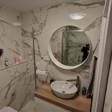 Horvi Apartment *