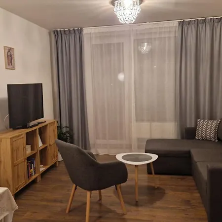 Horvi アパート ポプラト